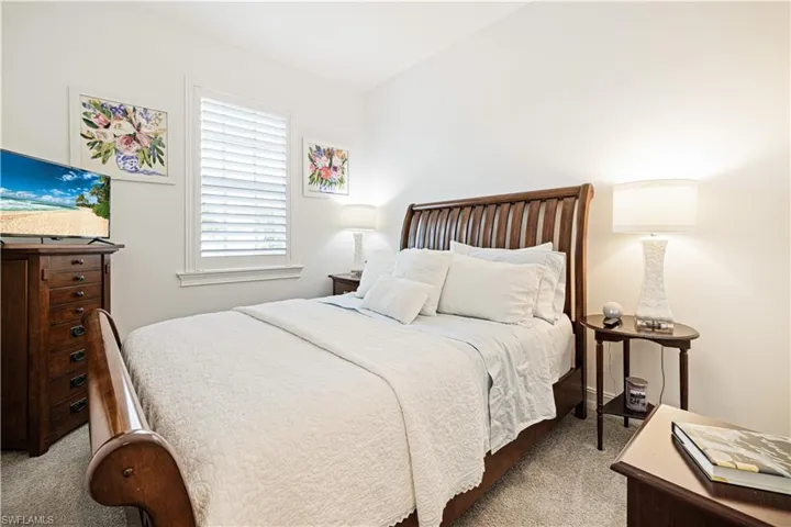 Bedroom with carpet