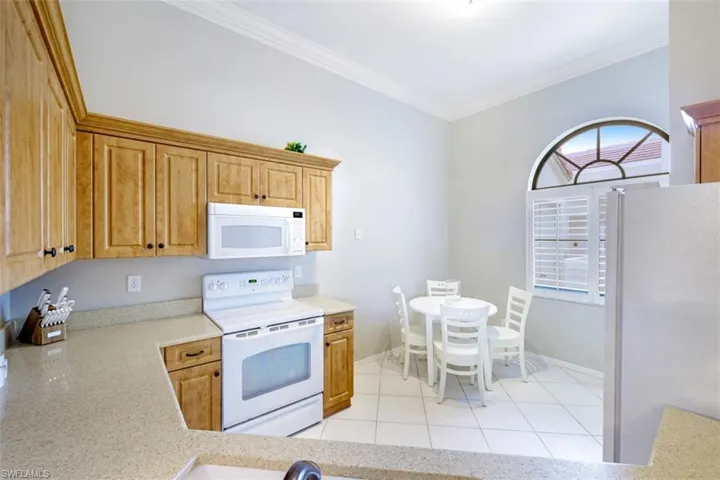 6525 Valen Way # 302, Naples, Florida 34108