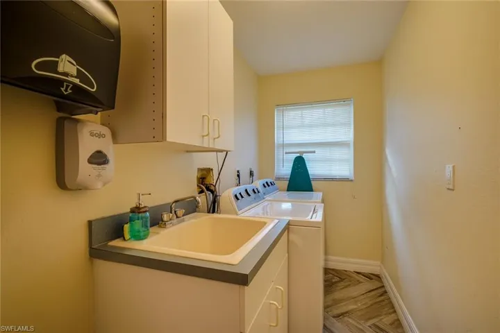 8831 Banyan Cove Cir, Fort Myers, Florida 33919