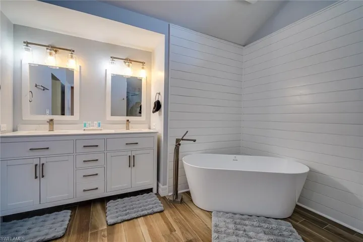 8831 Banyan Cove Cir, Fort Myers, Florida 33919