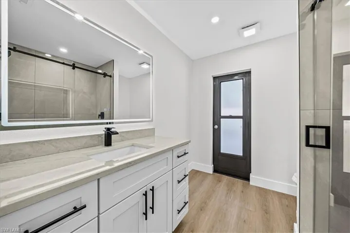 911 Se 16th Ter, Cape Coral, Florida 33990