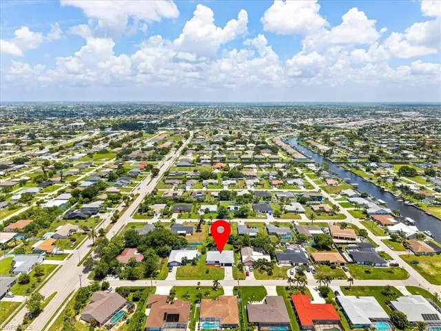 911 Se 16th Ter, Cape Coral, Florida 33990