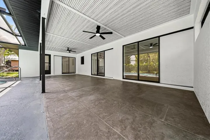 911 Se 16th Ter, Cape Coral, Florida 33990