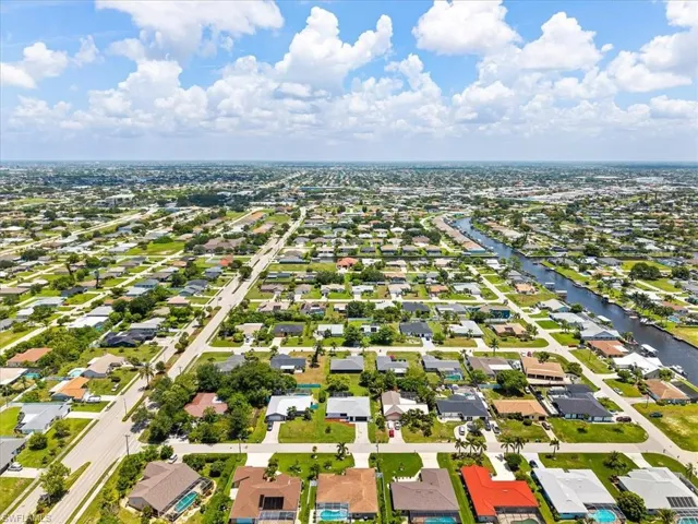 911 Se 16th Ter, Cape Coral, Florida 33990
