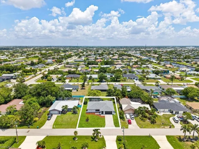 911 Se 16th Ter, Cape Coral, Florida 33990