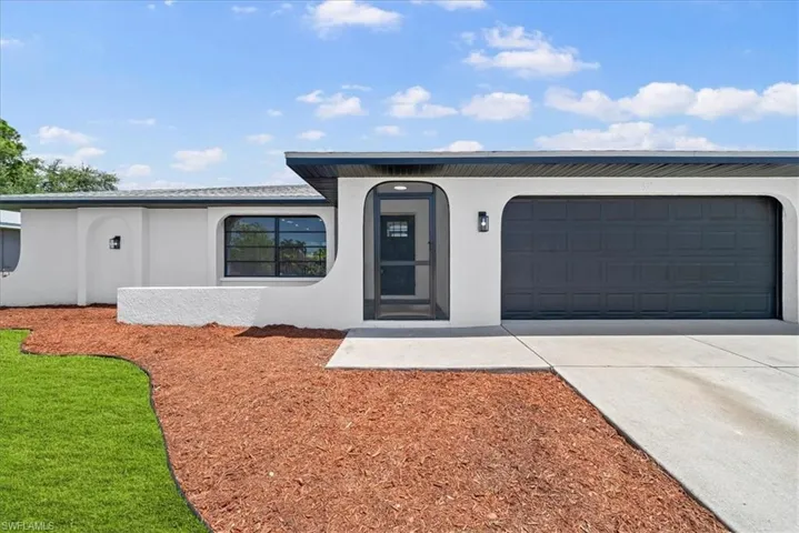 911 Se 16th Ter, Cape Coral, Florida 33990