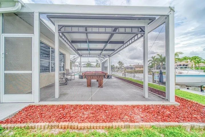 946 Se 23rd Pl, Cape Coral, Florida 33990