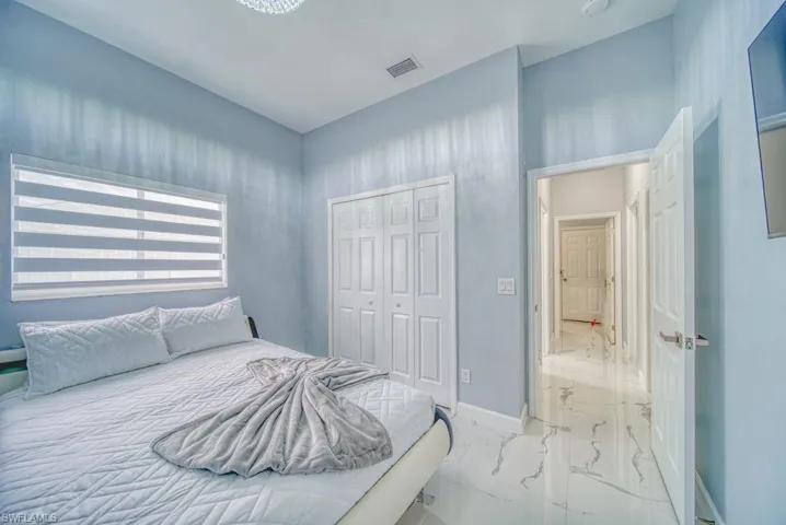 946 Se 23rd Pl, Cape Coral, Florida 33990