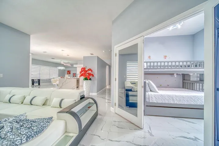946 Se 23rd Pl, Cape Coral, Florida 33990