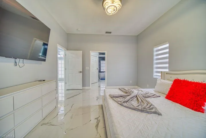 946 Se 23rd Pl, Cape Coral, Florida 33990