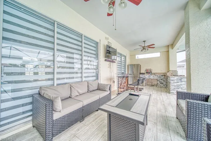 946 Se 23rd Pl, Cape Coral, Florida 33990