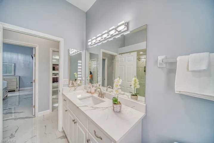 946 Se 23rd Pl, Cape Coral, Florida 33990