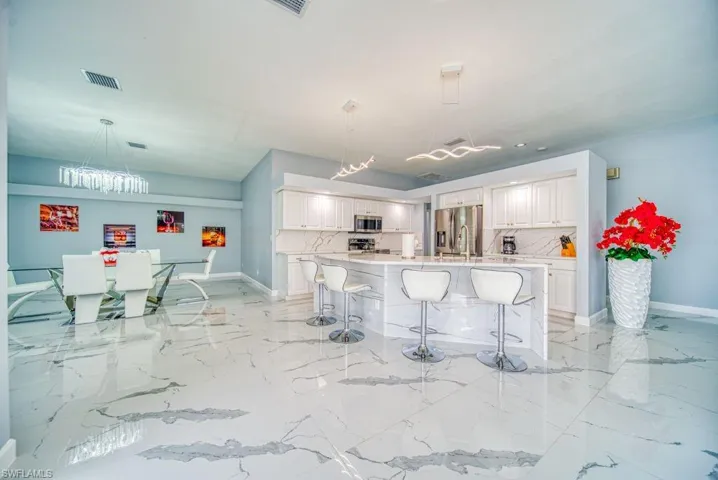 946 Se 23rd Pl, Cape Coral, Florida 33990