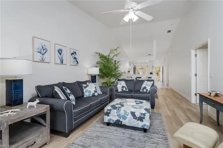 6760  Beach Resort  DR, Naples, FL 34114