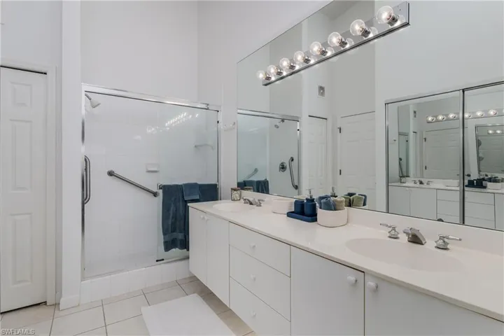 6760  Beach Resort  DR, Naples, FL 34114