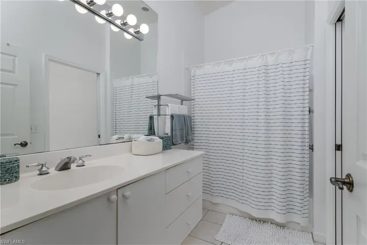6760  Beach Resort  DR, Naples, FL 34114