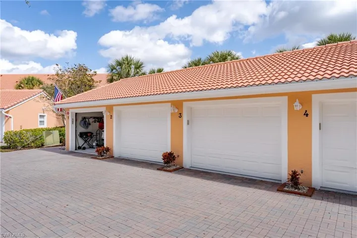 6760  Beach Resort  DR, Naples, FL 34114