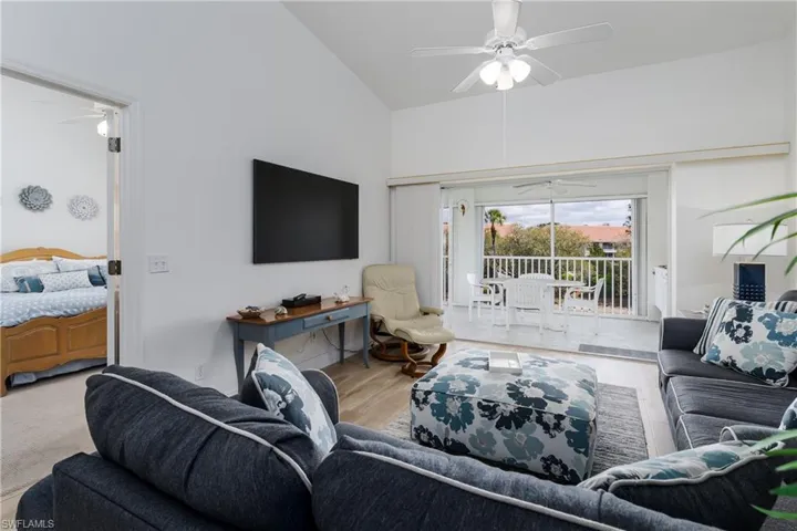6760  Beach Resort  DR, Naples, FL 34114