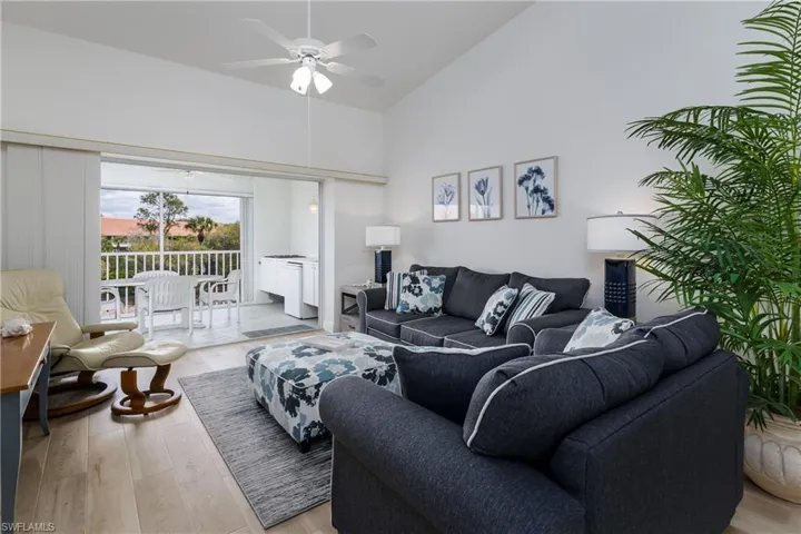 6760  Beach Resort  DR, Naples, FL 34114