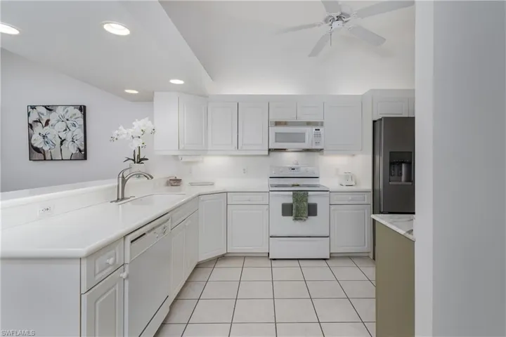 6760  Beach Resort  DR, Naples, FL 34114