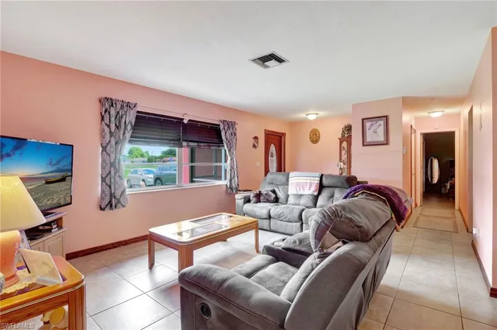 201  Seaton  AVE, Lehigh Acres, FL 33936