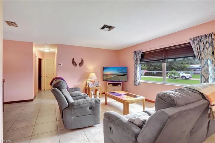 201  Seaton  AVE, Lehigh Acres, FL 33936