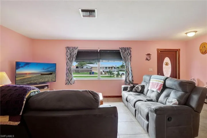 201  Seaton  AVE, Lehigh Acres, FL 33936