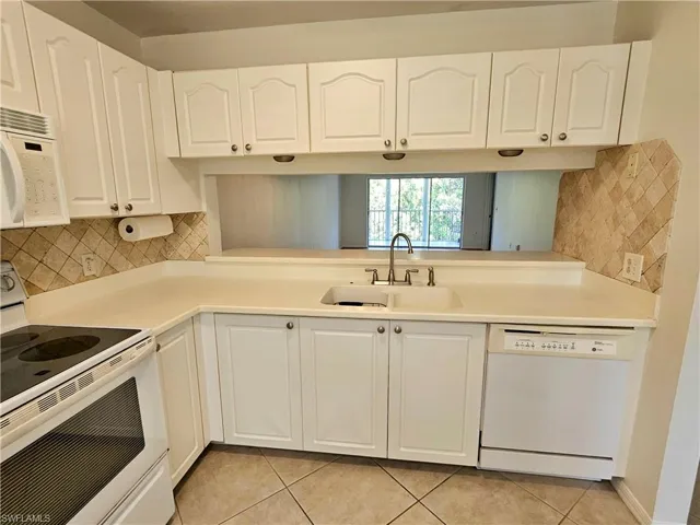 Oversize Dining area