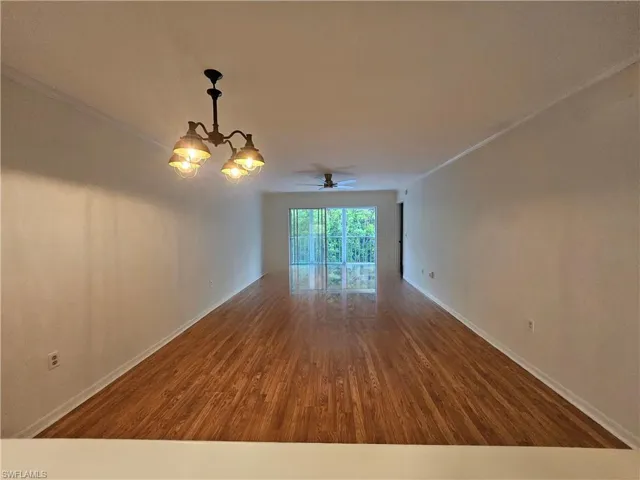 Oversize Living room / light & bright dining area  ready for tv