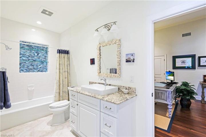 Guest Suite Bathroom