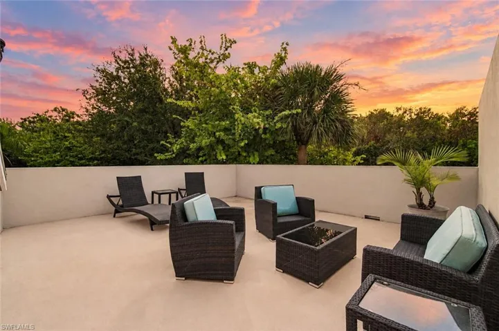 HUGE ROOFTOP ENTERTAINMENT DECK WITH SOUTH-FACING PRESERVE VIEWS FOR GORGEOUS SUNSET SKIES!