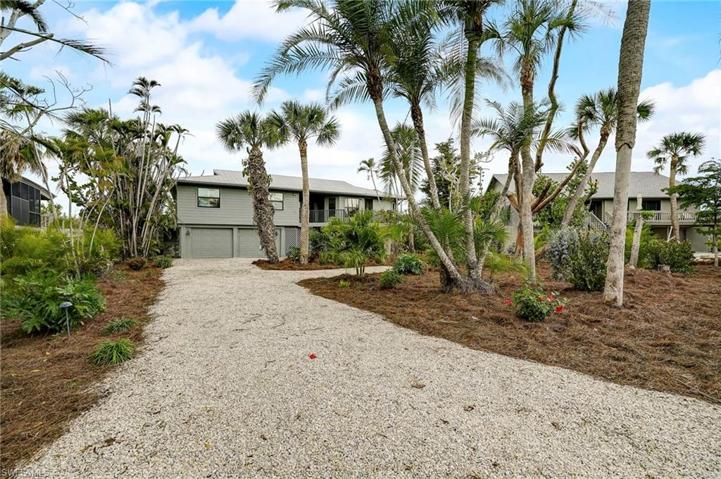 Driveway/Front Exterior