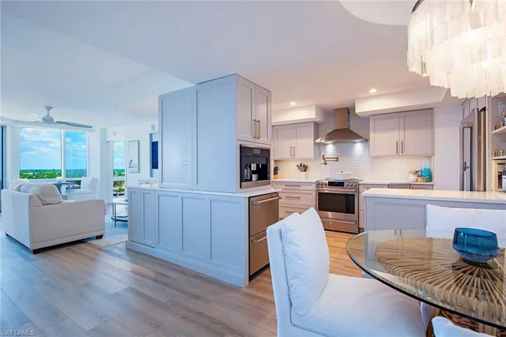 4751  Gulf Shore N BLVD, Naples, FL 34103