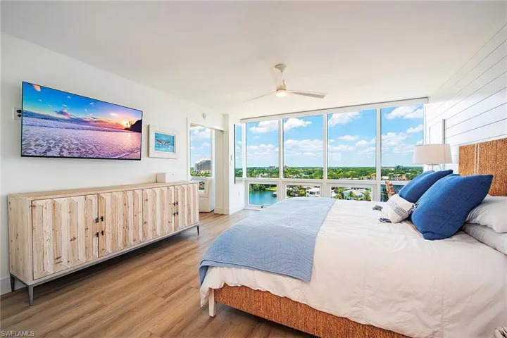 4751  Gulf Shore N BLVD, Naples, FL 34103