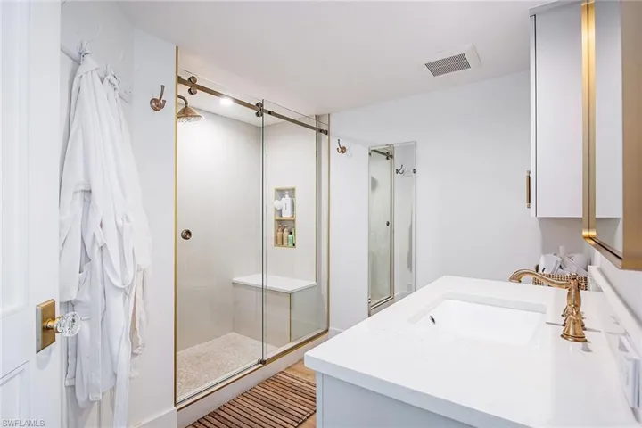 4751 Gulf Shore Blvd N 1204, Naples, Florida 34103