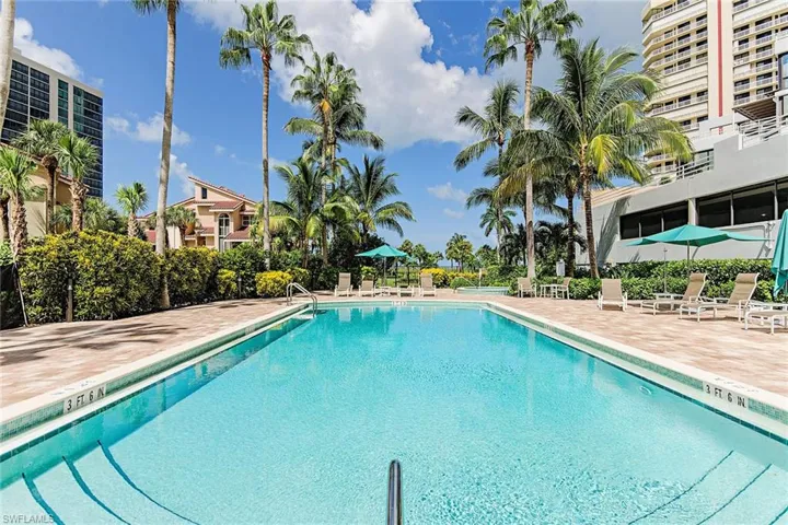 4751  Gulf Shore N BLVD, Naples, FL 34103