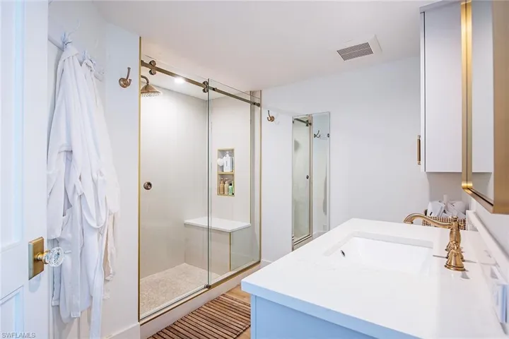 4751  Gulf Shore N BLVD, Naples, FL 34103