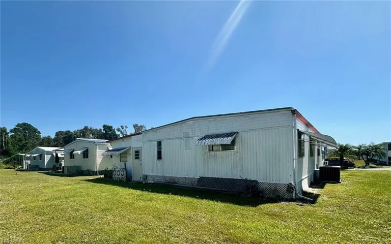 952  Days  LN, North Fort Myers, FL 33917