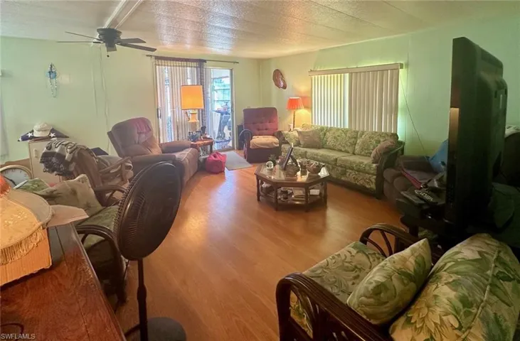 Spacious Living area