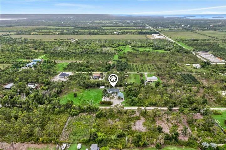 Pine Island is a tropical paradise surrounded by lush mangroves and tranquil waters. Known for its laid-back lifestyle, the island features miles of scenic bike paths and nature trails. Discover a vibrant community rich in culture, with annual festivals and a thriving local arts scene.