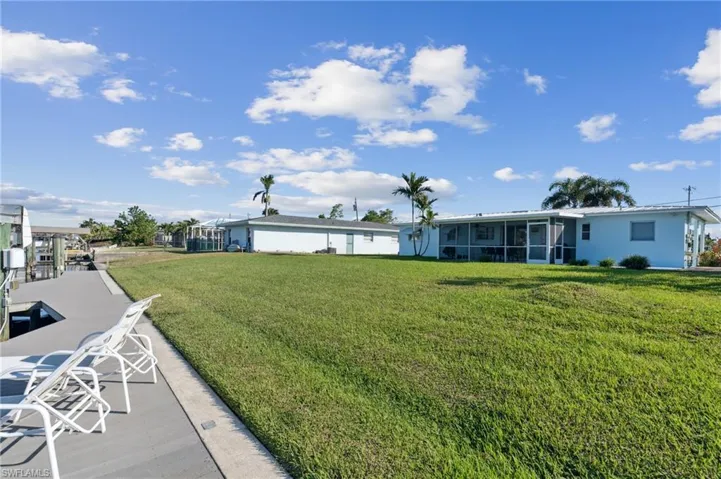 1001 Lucerne Pkwy, Cape Coral Fl 33904