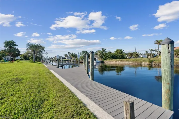 1001 Lucerne Pkwy, Cape Coral Fl 33904
