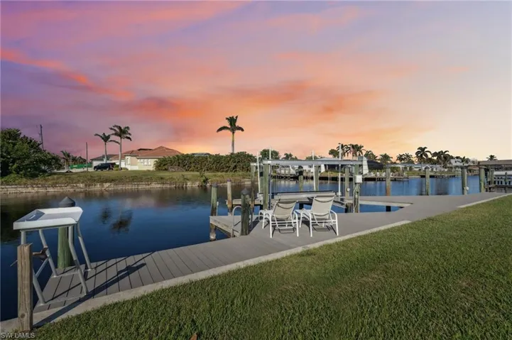 1001 Lucerne Pkwy, Cape Coral Fl 33904
