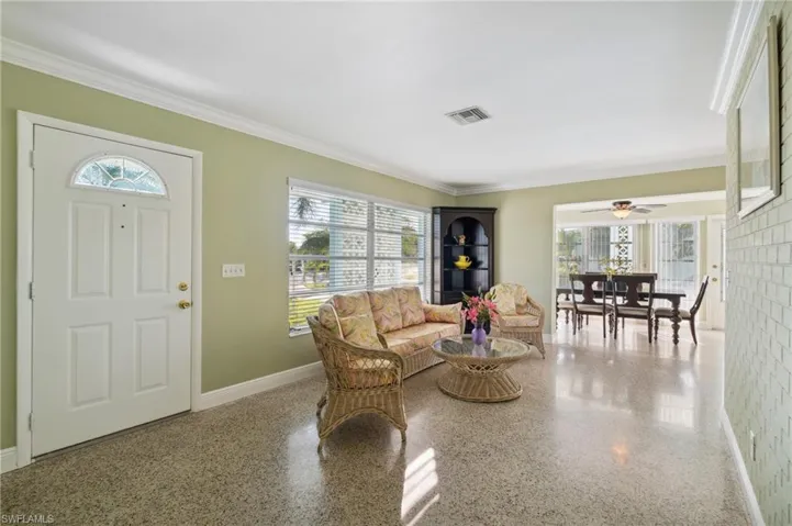 1001 Lucerne Pkwy, Cape Coral Fl 33904