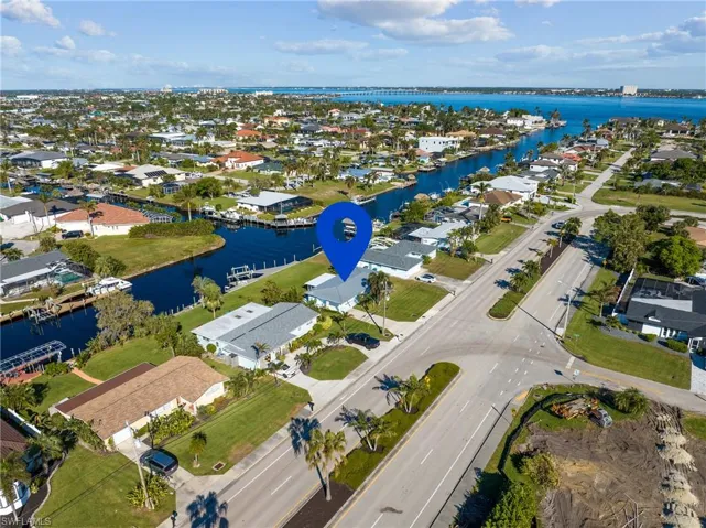 1001 Lucerne Pkwy, Cape Coral Fl 33904