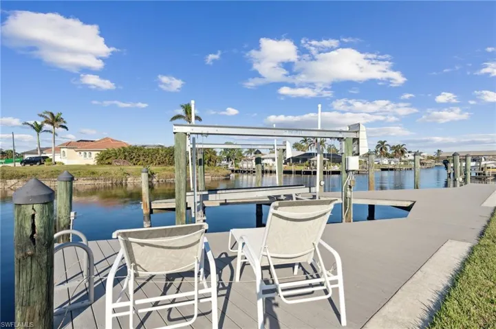 1001 Lucerne Pkwy, Cape Coral Fl 33904