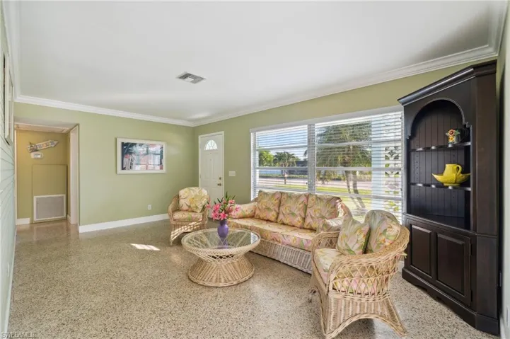 1001 Lucerne Pkwy, Cape Coral Fl 33904
