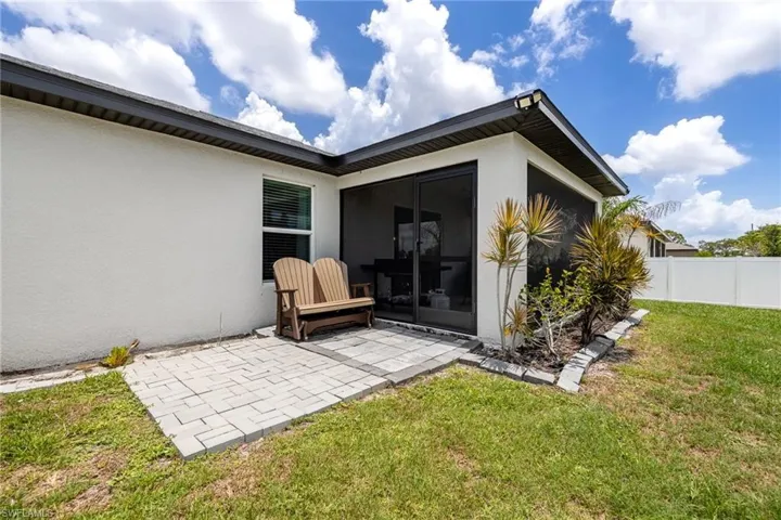 2816 Nw 27th St, Cape Coral, Florida 33993