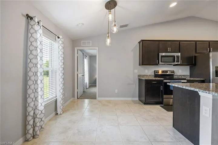 2816 Nw 27th St, Cape Coral, Florida 33993