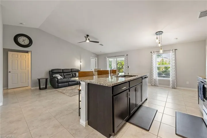 2816 Nw 27th St, Cape Coral, Florida 33993
